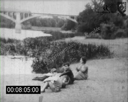 [Pléchâtel (Ille-et-Vilaine), juin 1940 ; Saint-Maur (Val-de-Marne) : jardin, septembre 1940]